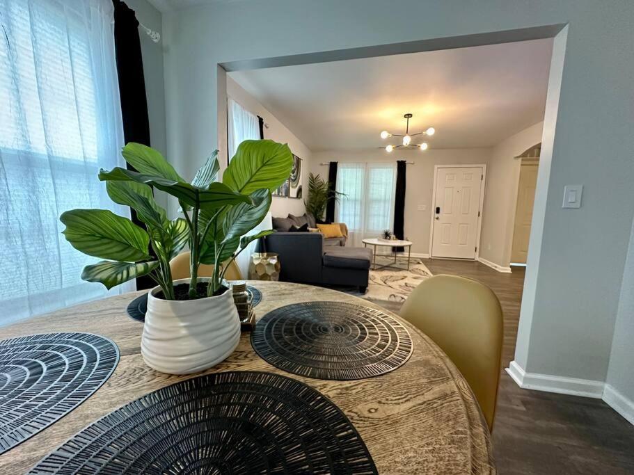 Cozy And Luxury Home Raleigh Ngoại thất bức ảnh