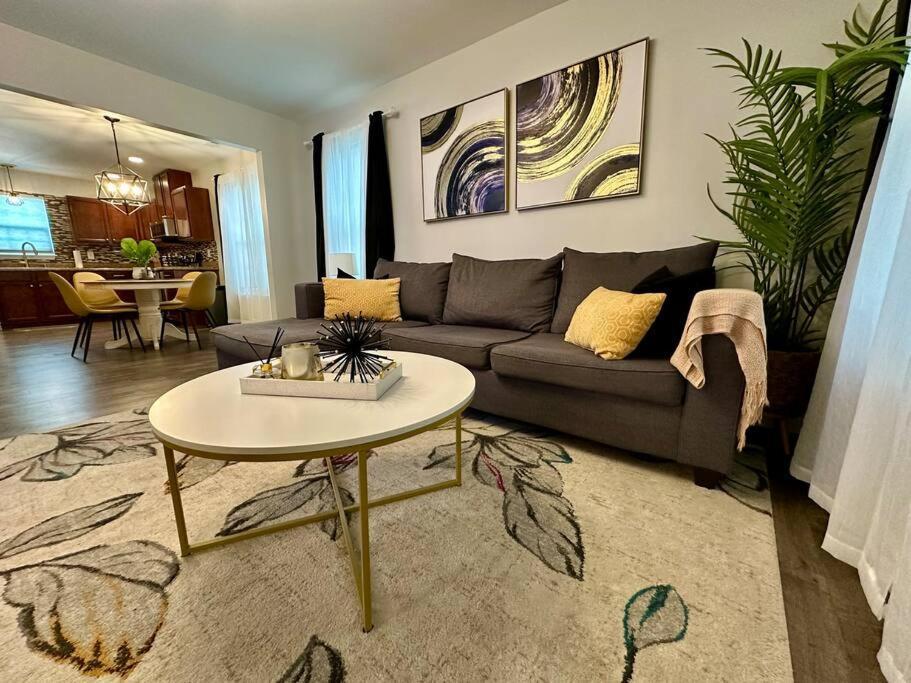 Cozy And Luxury Home Raleigh Ngoại thất bức ảnh